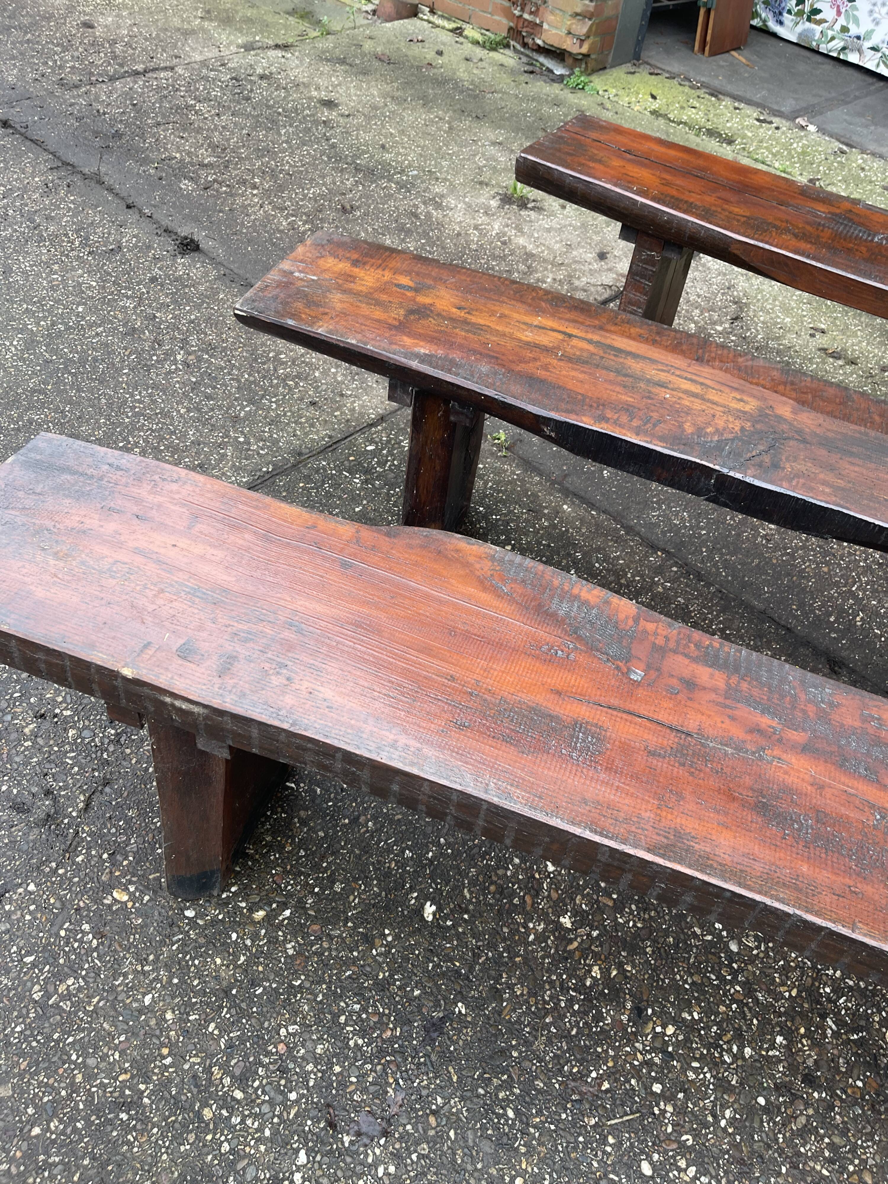 Banquette en bois massif vernis, milieu du XXe siècle
