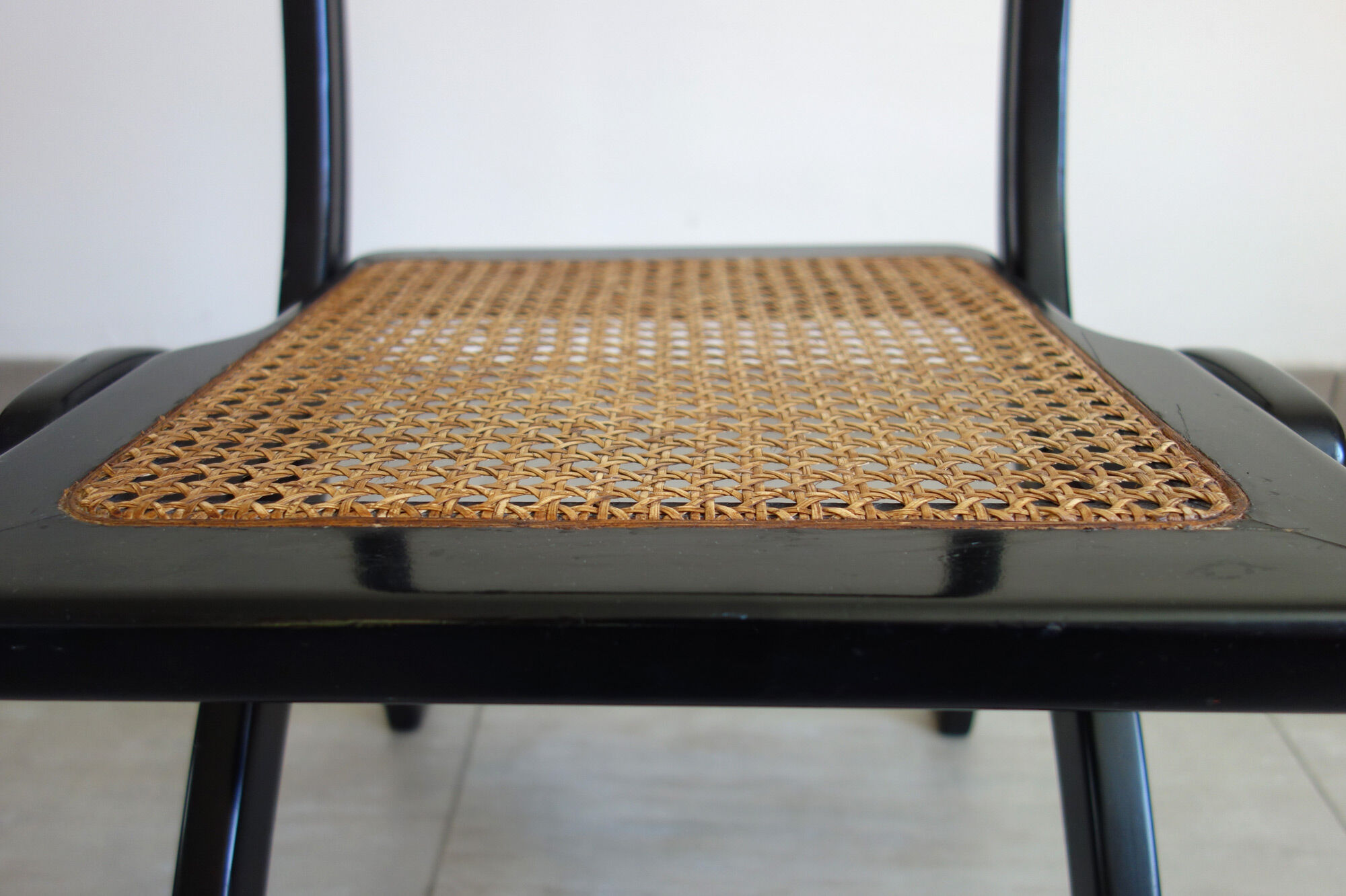 Vintage cannée folding chair