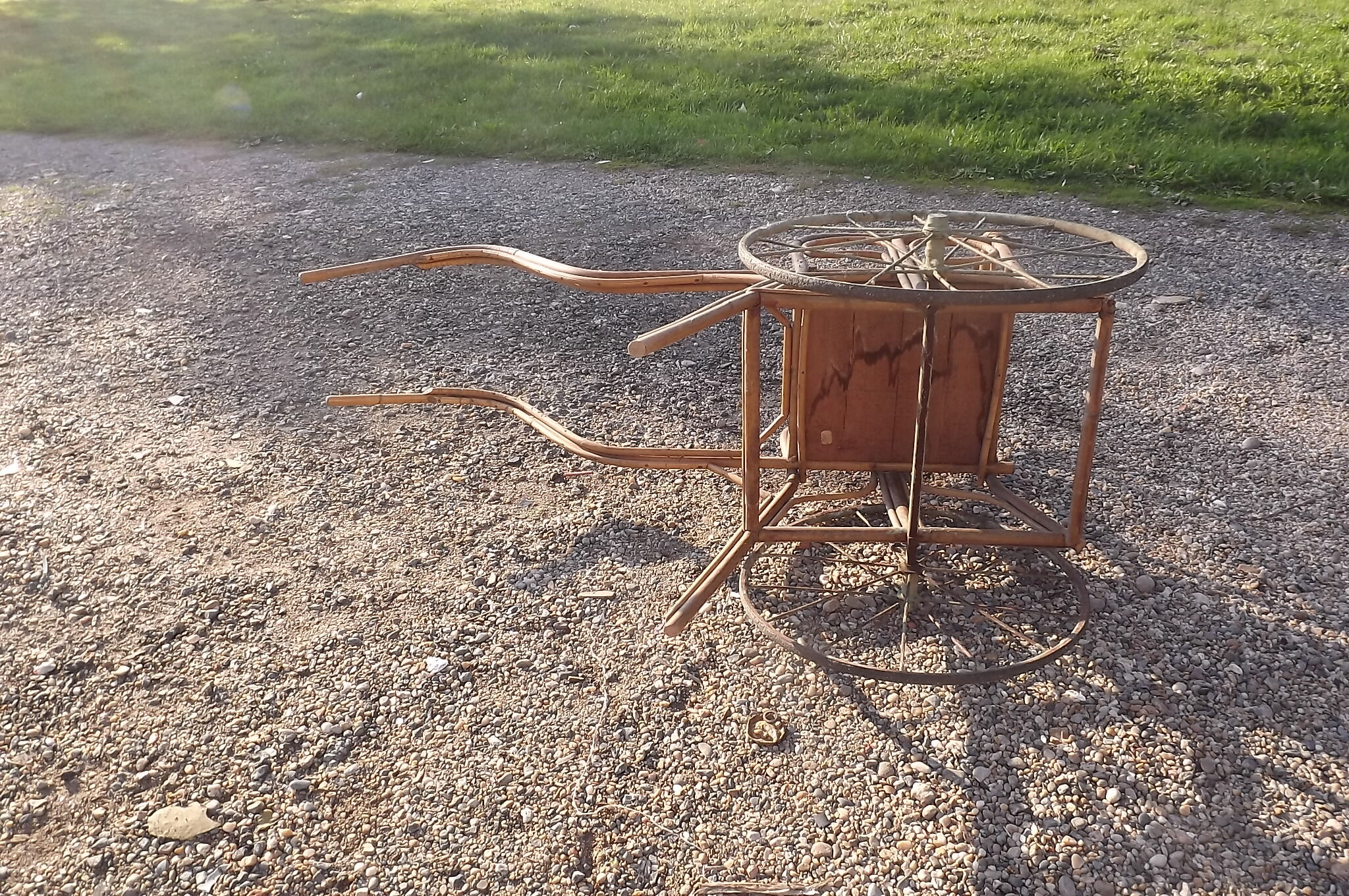 Child cart in bamboo and osier 1900