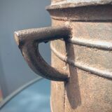 Chaudron à pieds et à anses en fonte