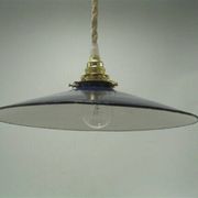 Suspension in blue enamelled sheet metal
