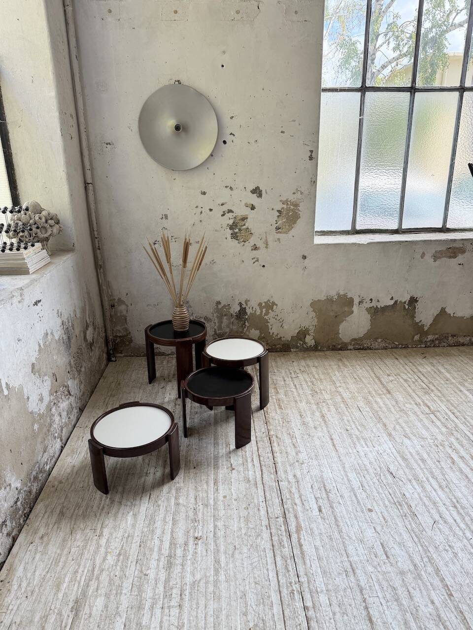 Nido 780 G stackable coffee tables. Frattini for Cassina