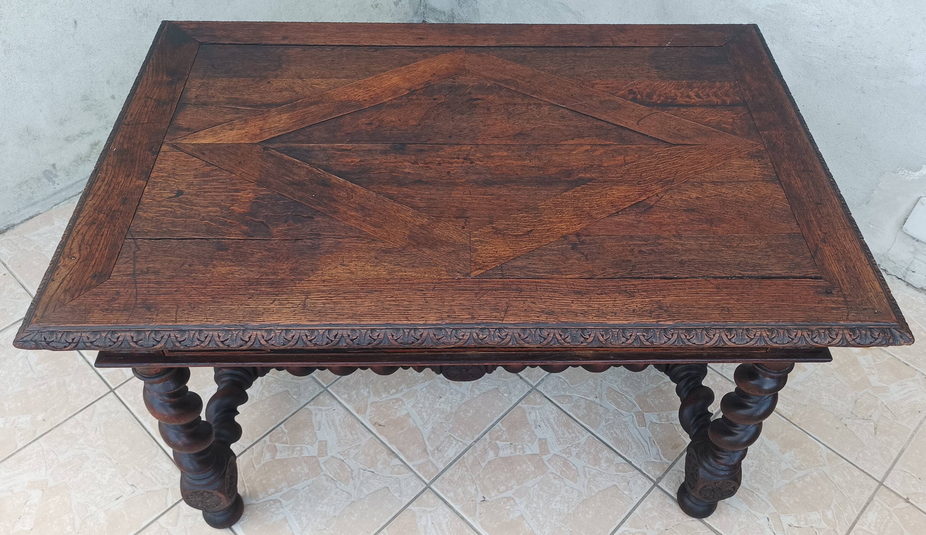Bureau Louis XIII en chêne 19ème