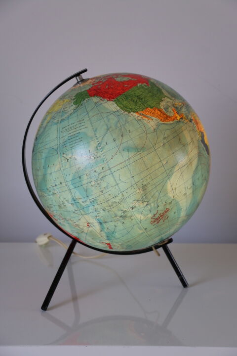 Luminous globe taride glass 1966