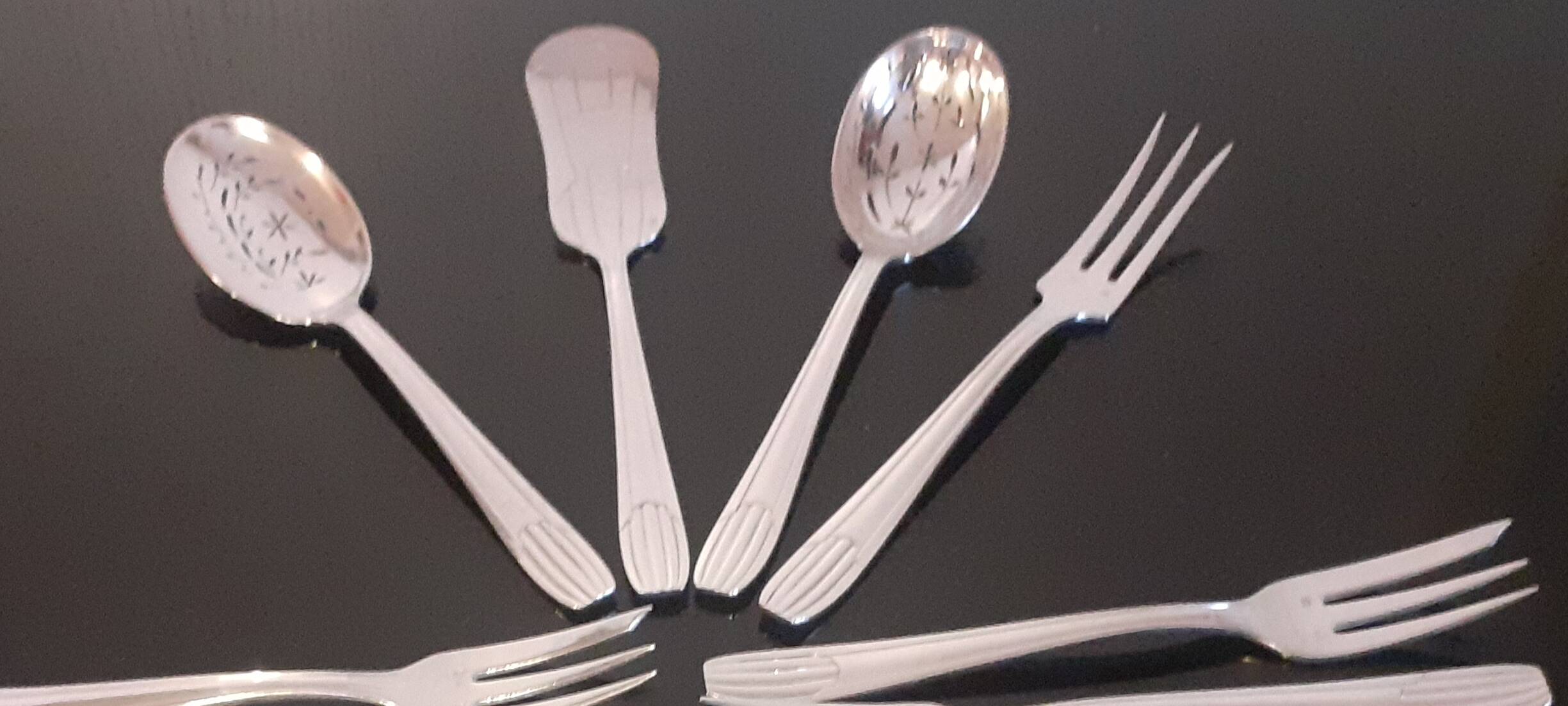 16-Piece Silver Plated Dessert Cutlery Set