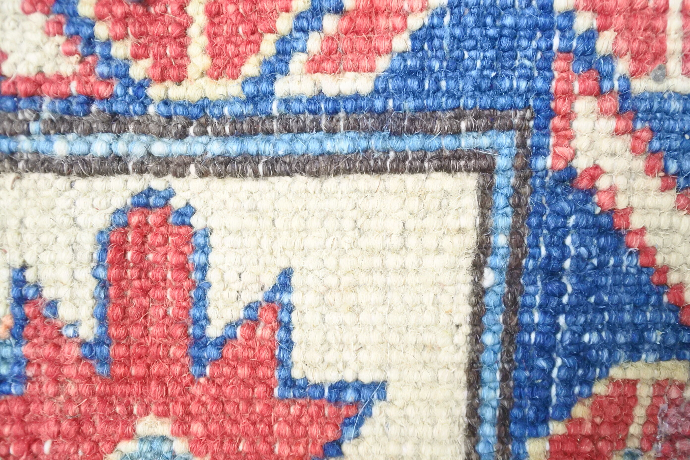 Hand-knotted Kazak rug 194x132cm