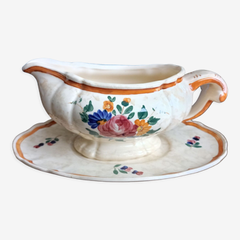 Saucière on Longchamp earthenware display - Mistral model