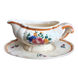 Saucière on Longchamp earthenware display - Mistral model