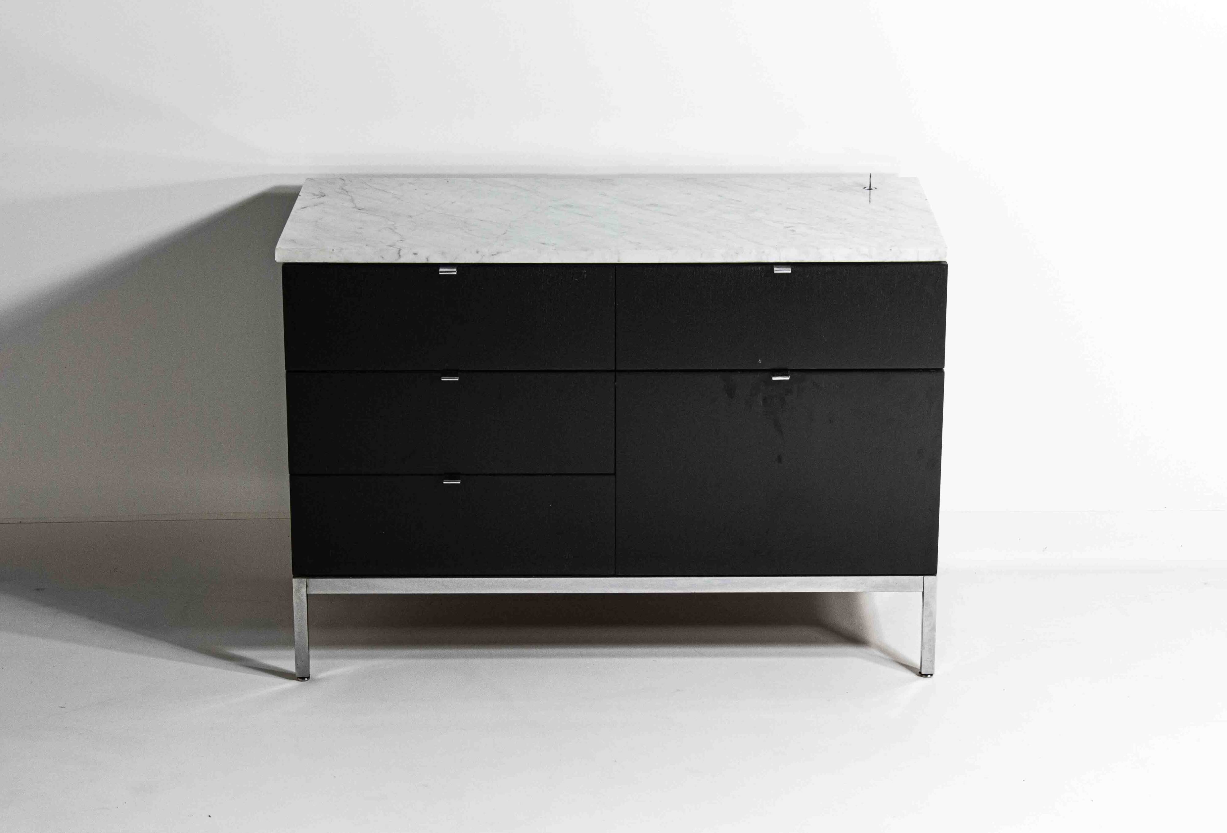Meuble d'appoint exécutif avec serrure par Florence Knoll, 1970
