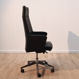 Vintage steering chair