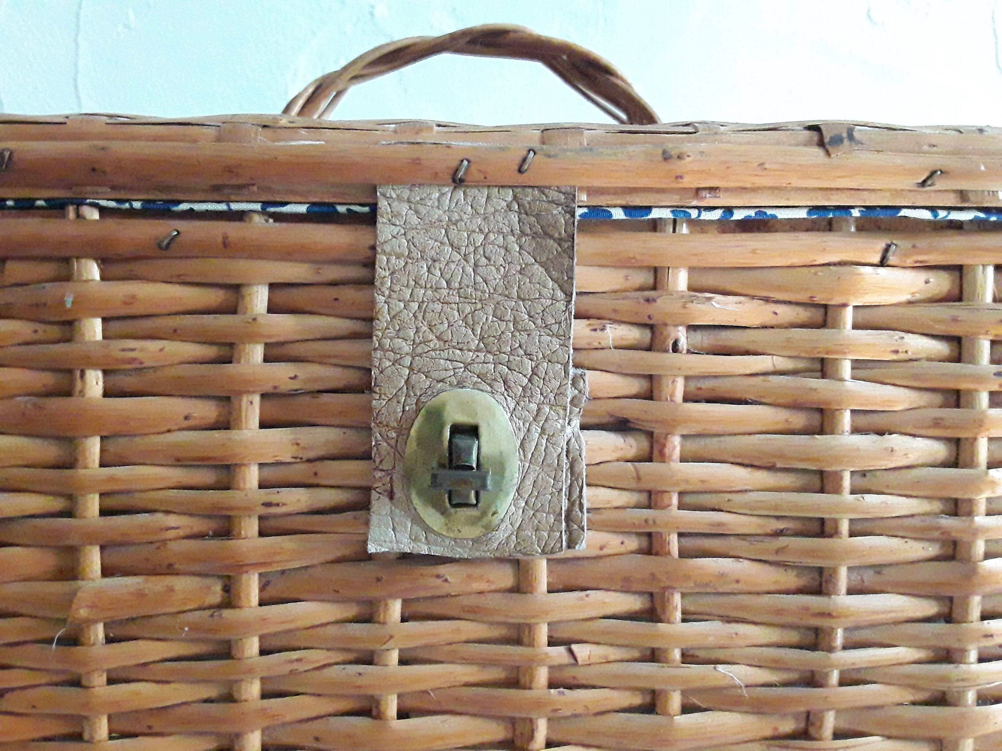 Vintage rattan suitcase trunk basket with lid
