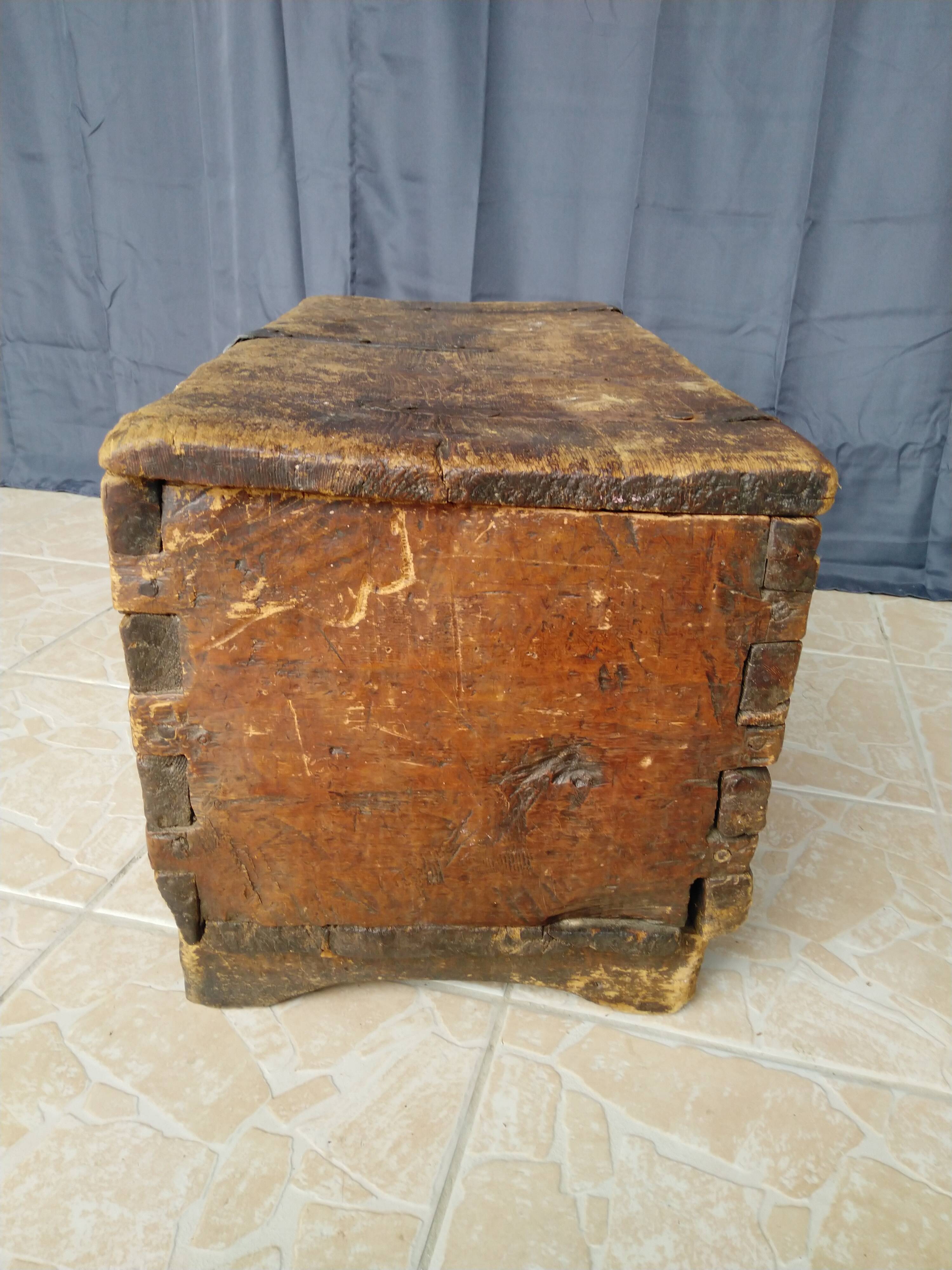 Queyras box in larch EIGHTEENTH