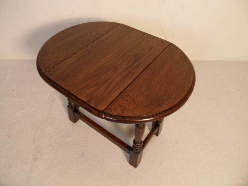 Vintage oak sidetable