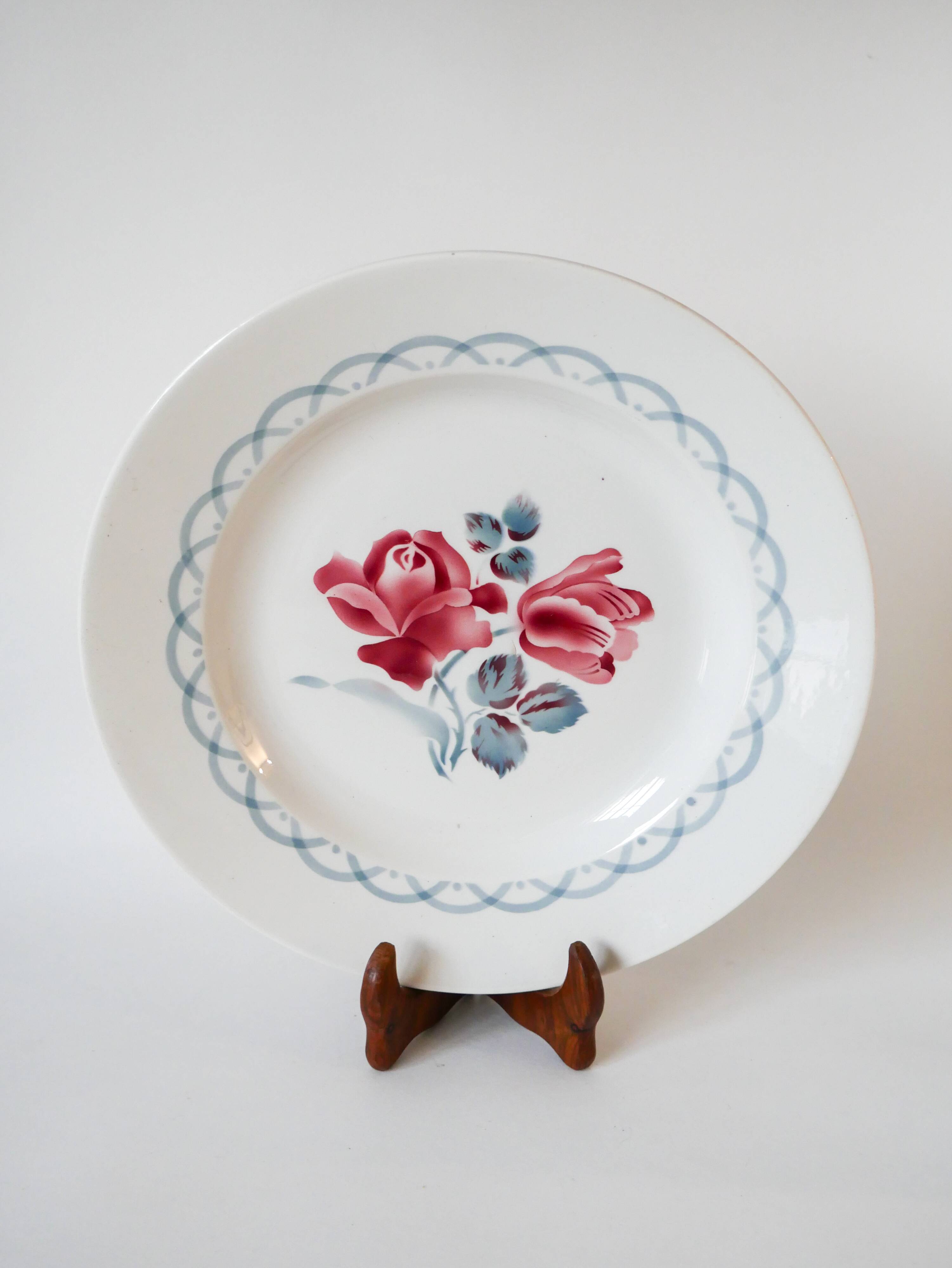 Large Digoin Sarreguemines dish, Cannes model, 1950