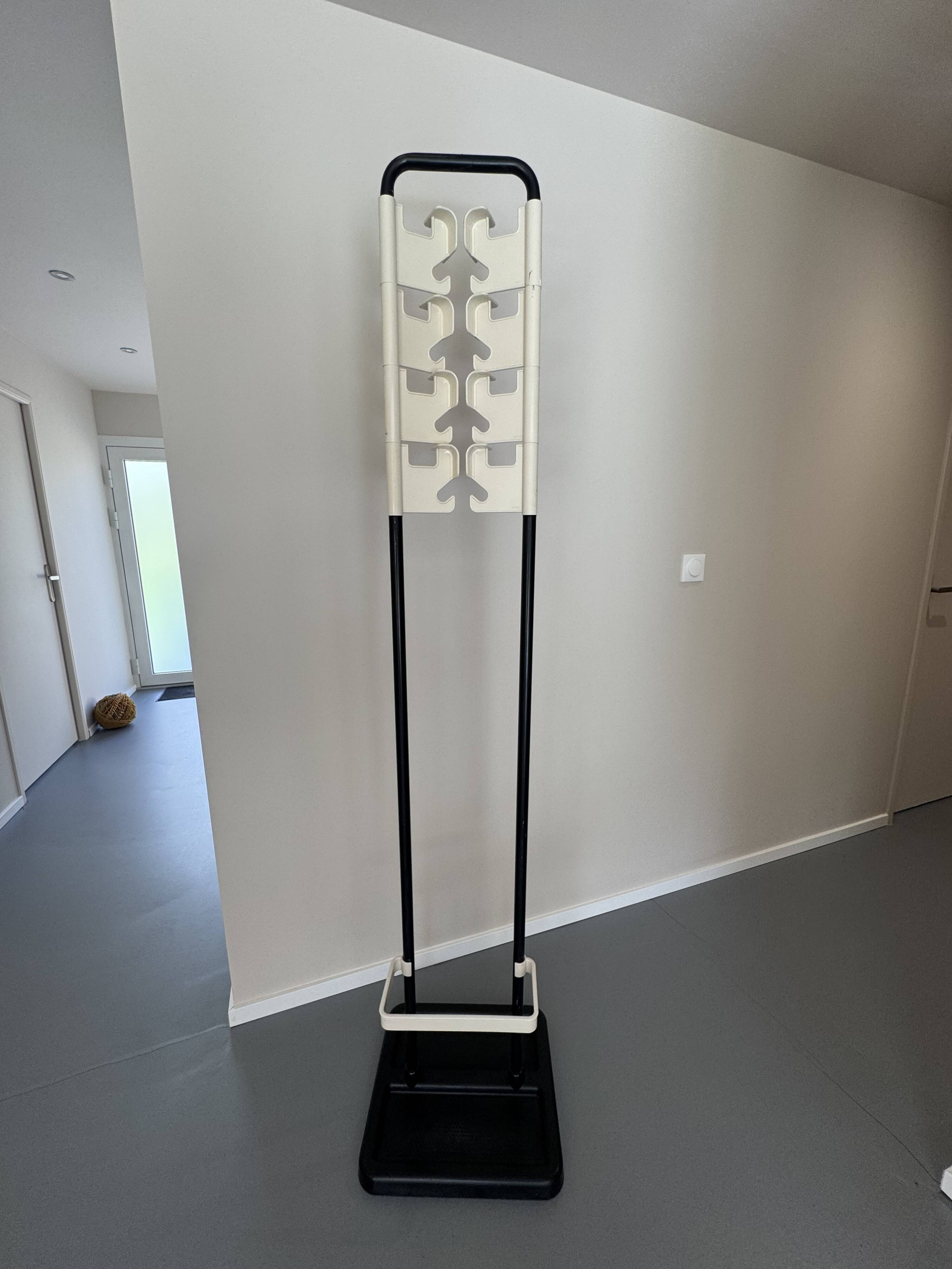 Coat rack Manade signed by Jean-Pierre Vitrac