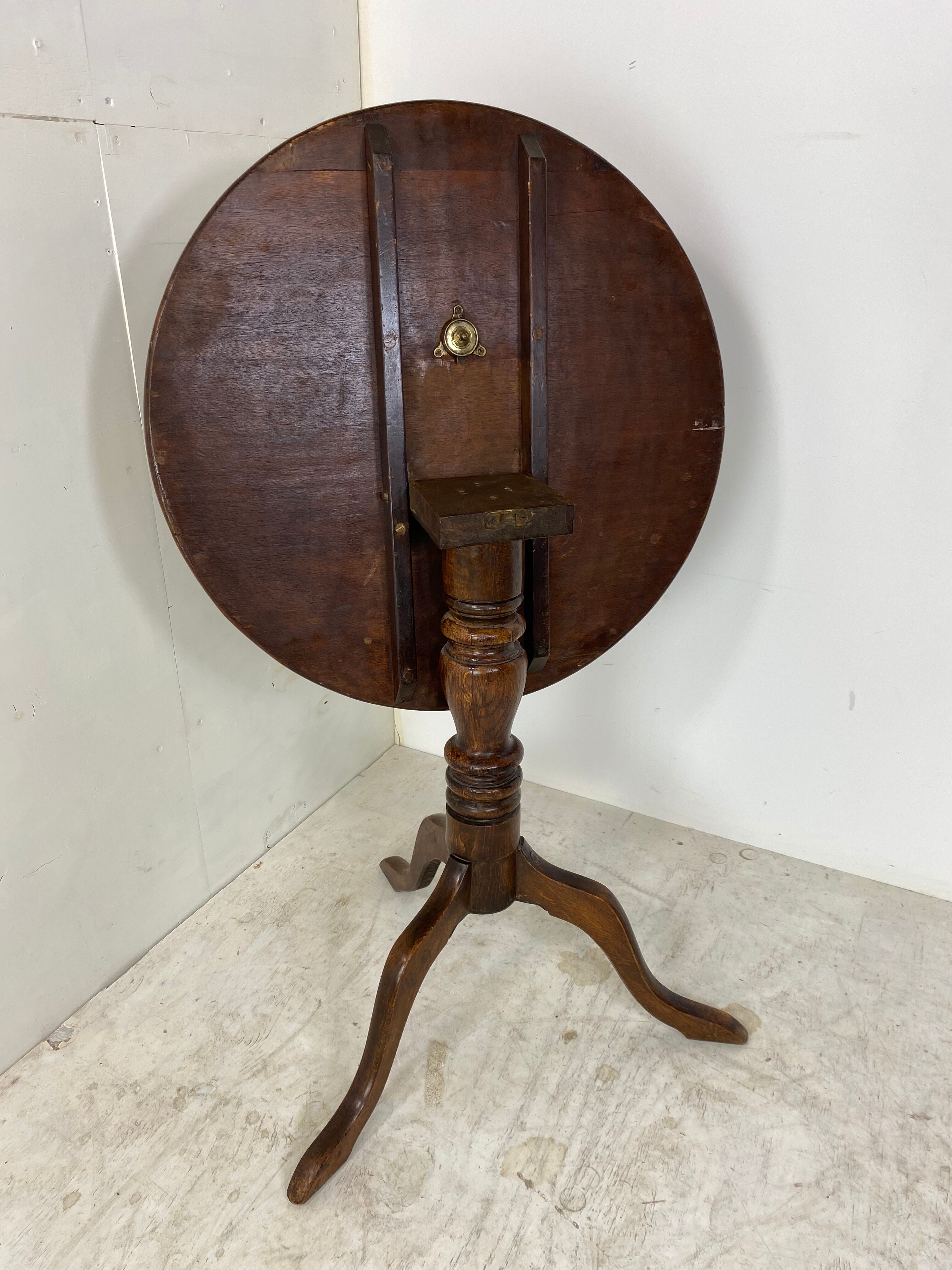 Table centrale circulaire inclinable antique George III