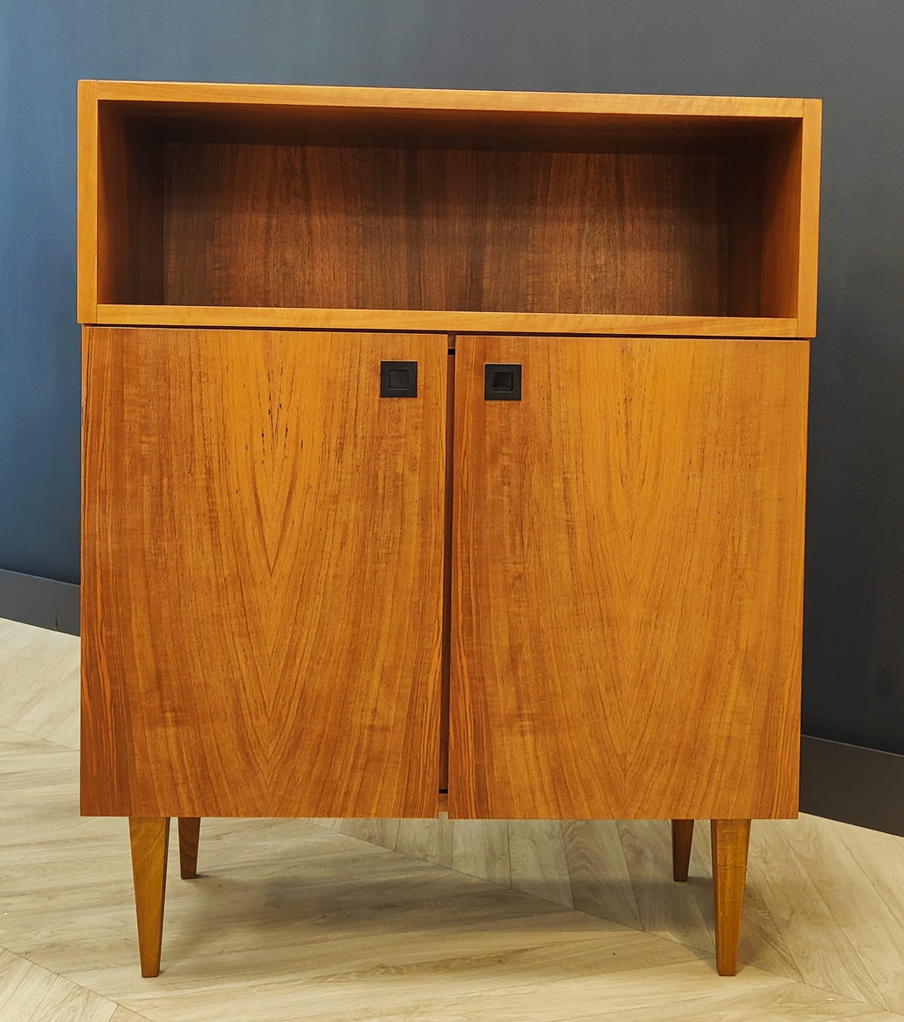 Mid century cabinet