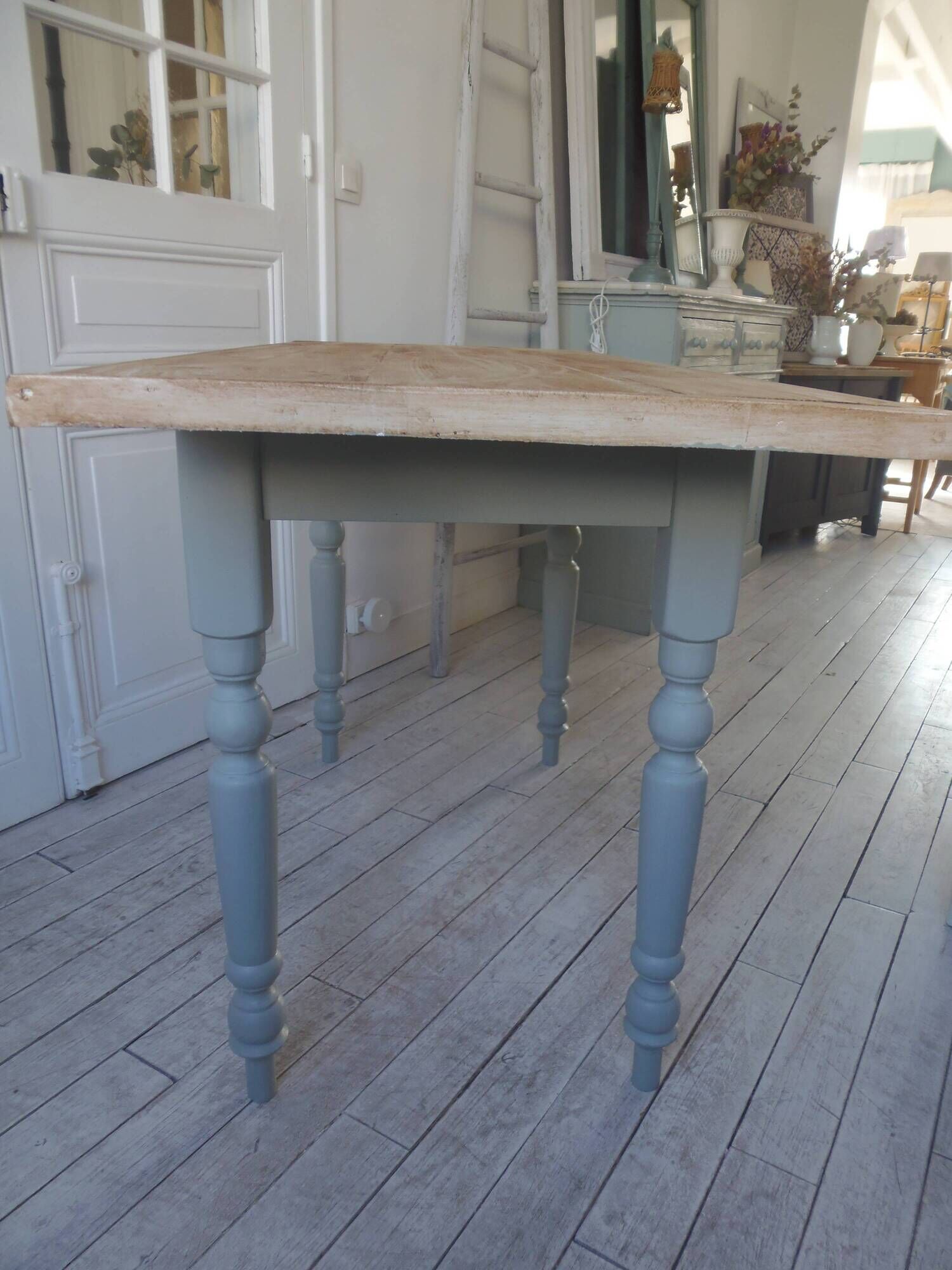 Vintage farm table, base and belt re-enchanted in verdigris, wooden top.