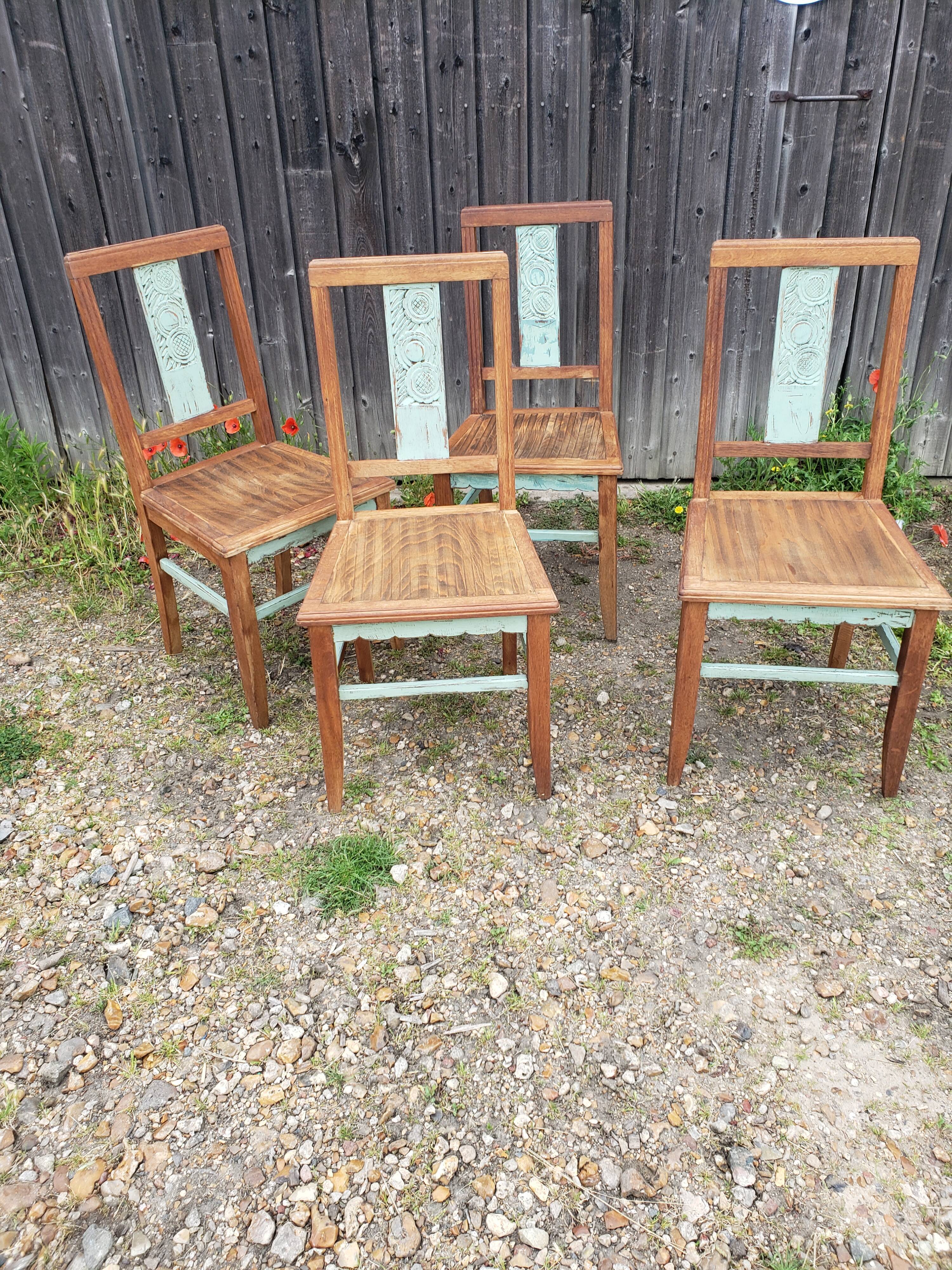 Table and chairs art deco wood and pastel