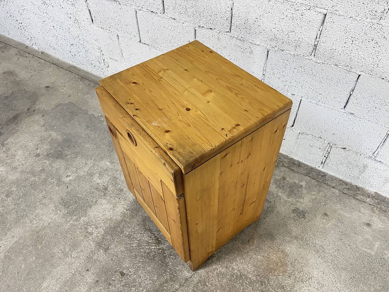 Paire de chevets Charlotte Perriand "Les Arcs"