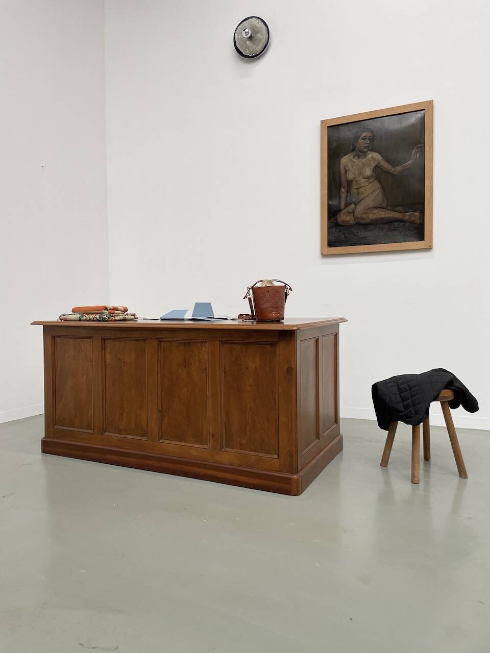 Comptoir ou bureau en noyer années 50