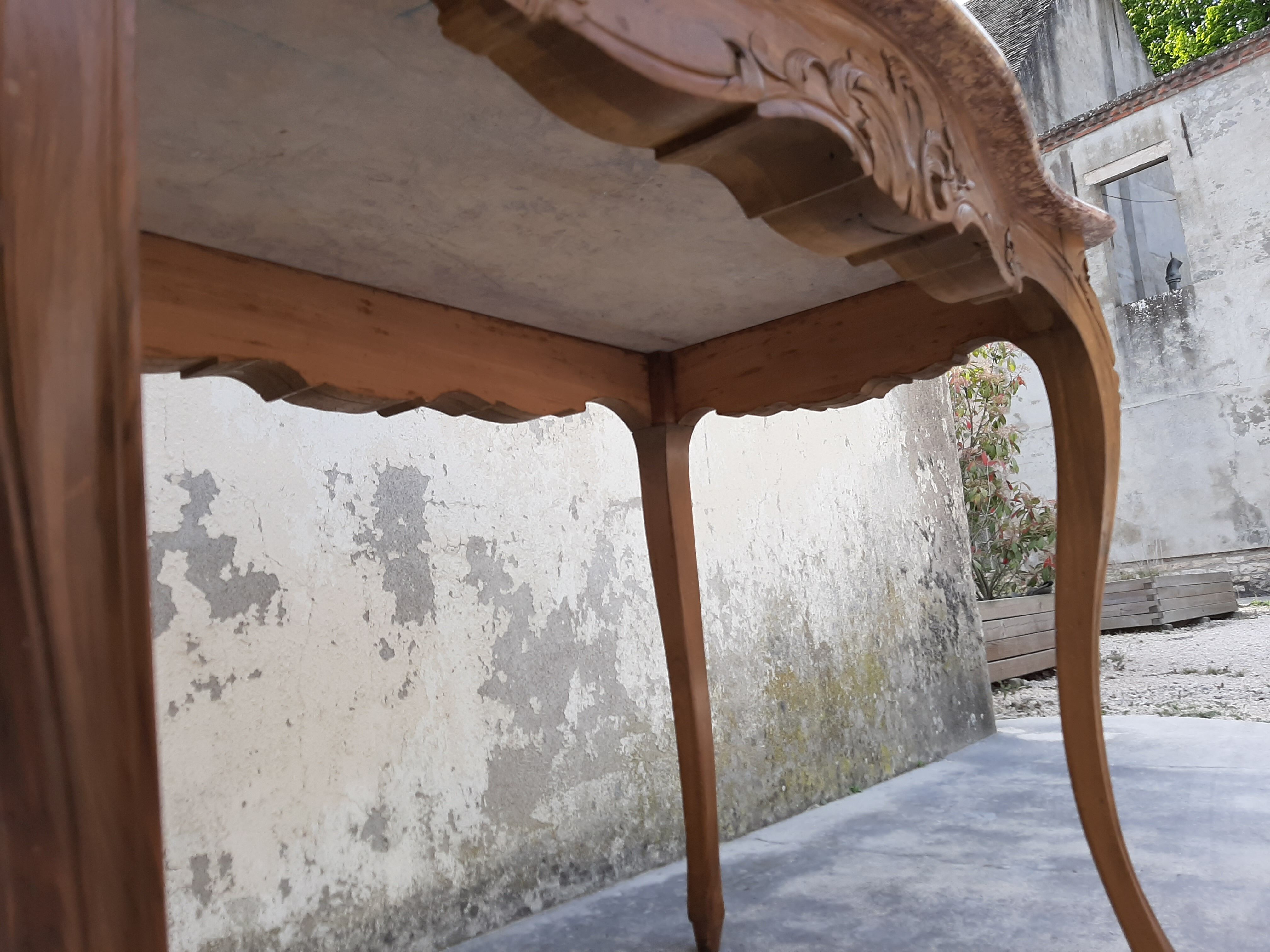 Table à gibier Louis XV en noyer