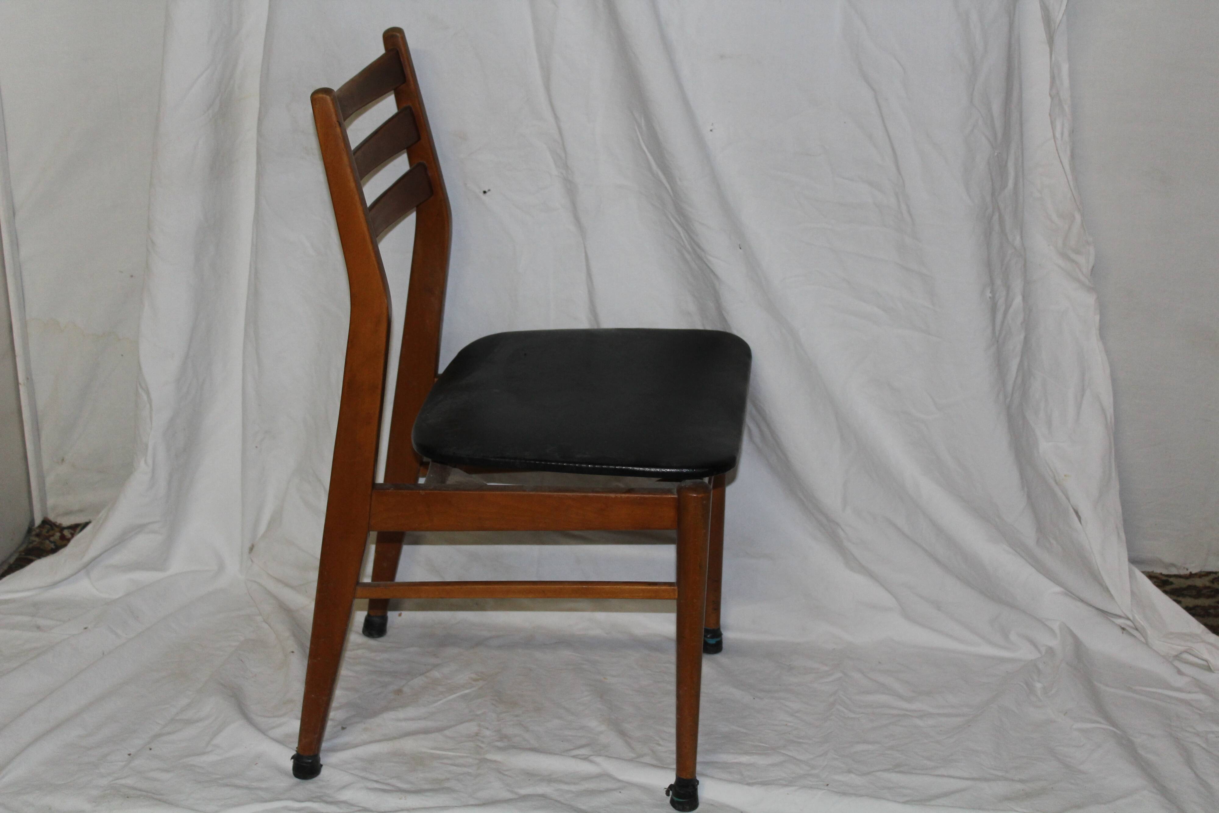 Lot of 6 20th century chairs