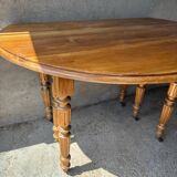Antique round extendable table without extension