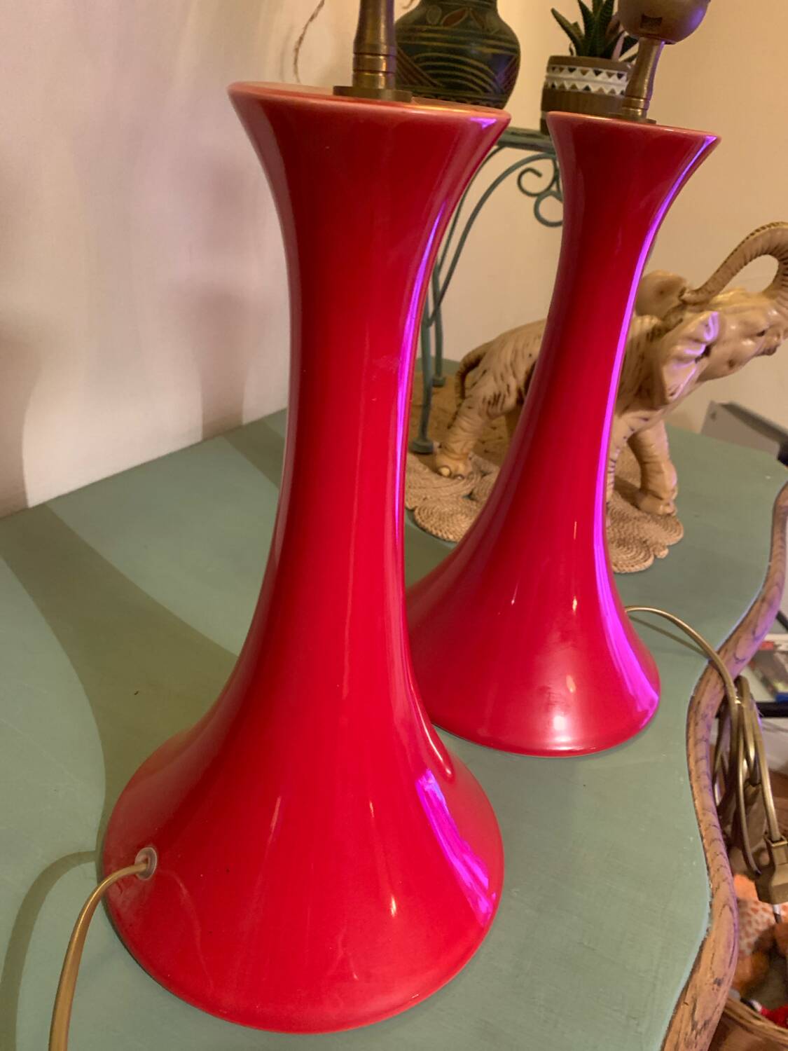 Red tam tam floor lamps