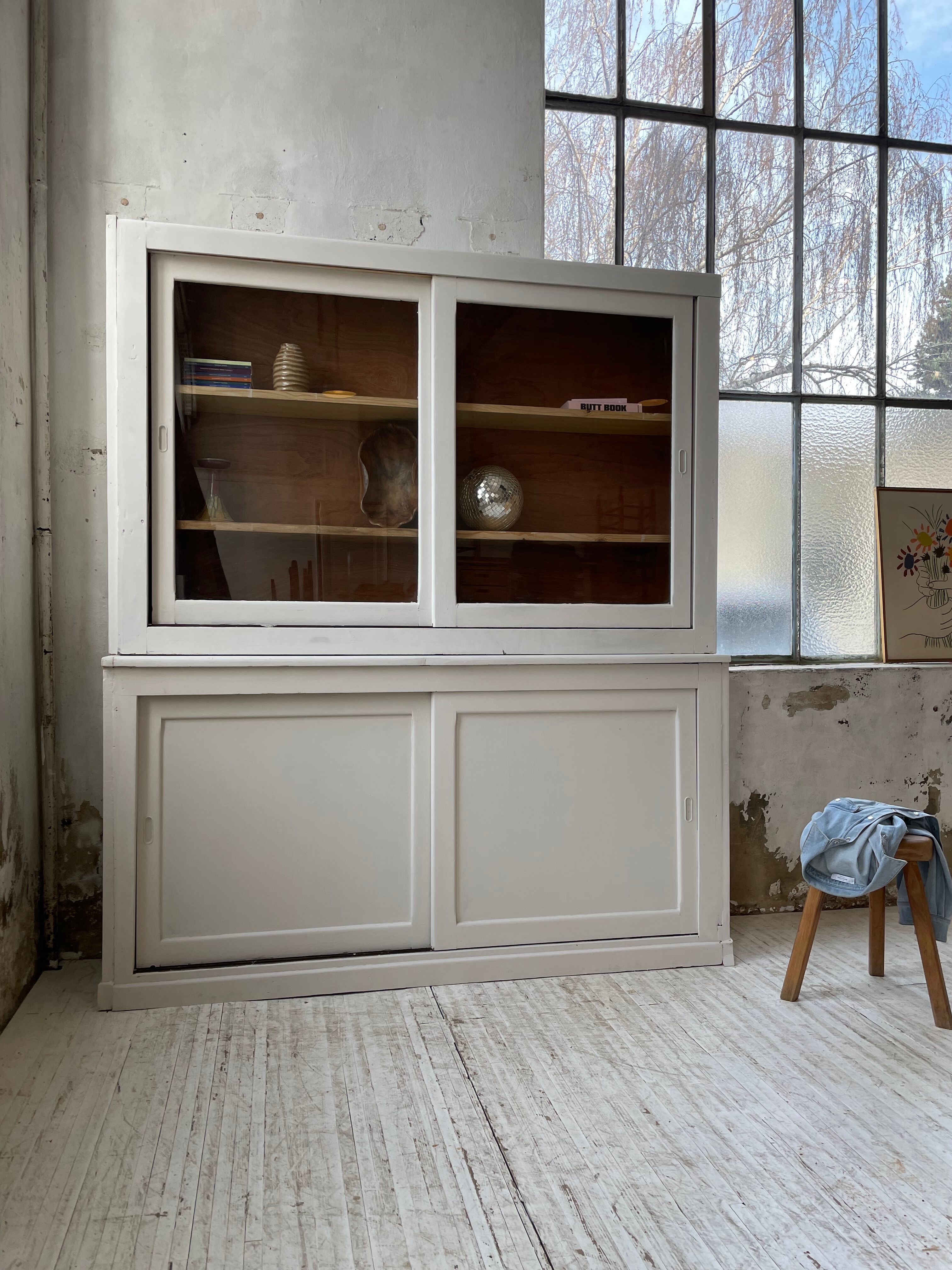 Library showcase ivory white sliding doors