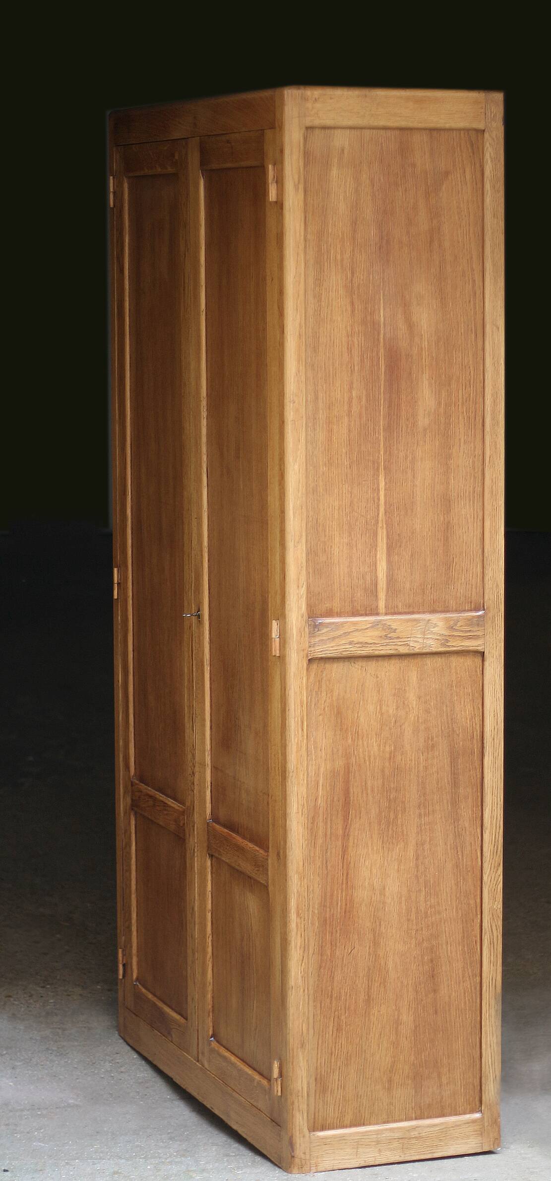 Armoire parisienne d'administration