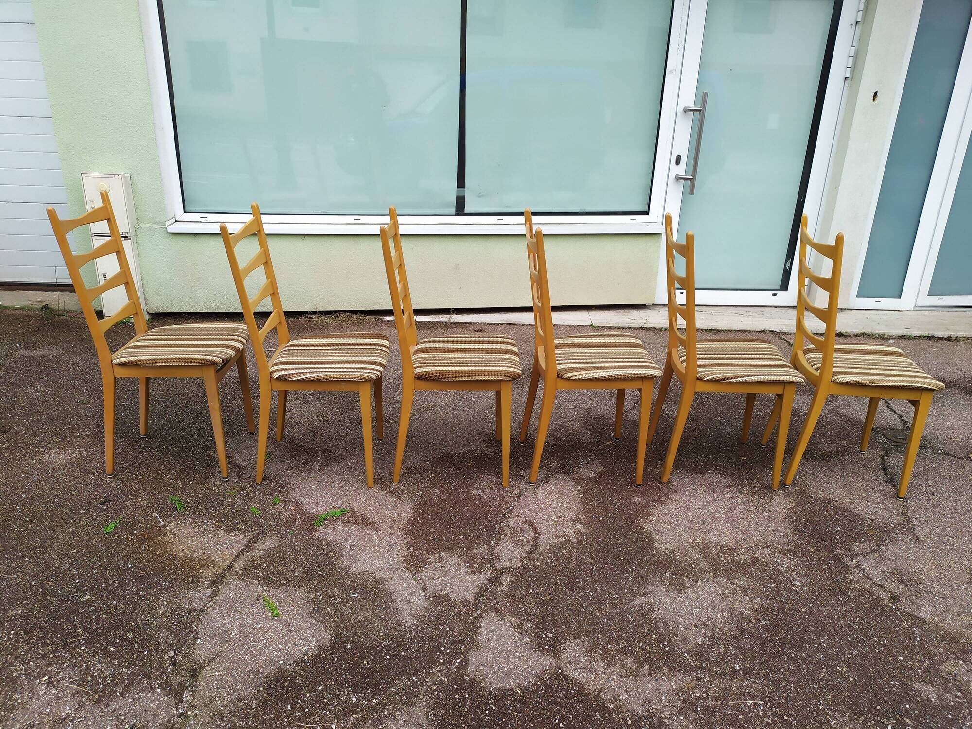 Set of 6 light wood chairs with vintage Scandinavian fabric
