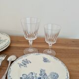 Crystal wine glasses of arques