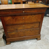 Louis Philippe commode from the mid-19th century, walnut.