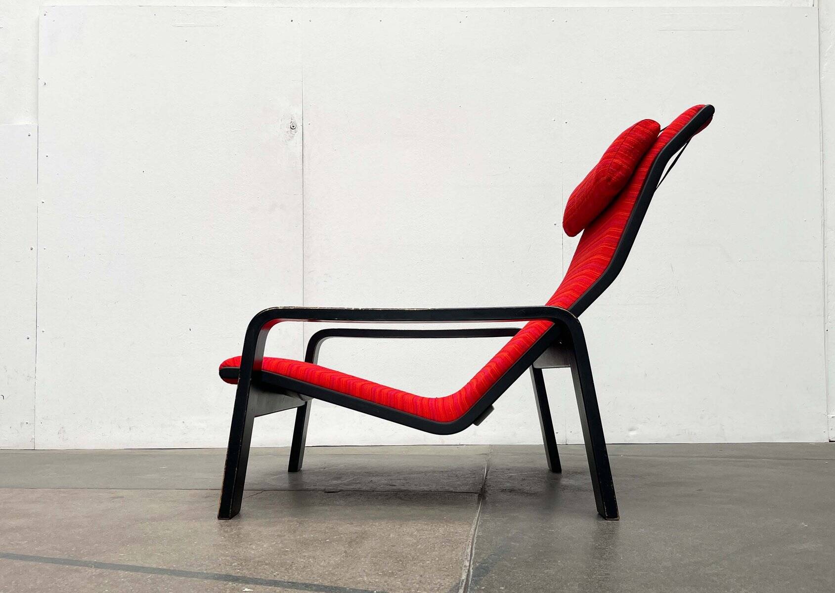 Mid-century modern Pulkka lounge chair by Ilmari Lappalainen for Asko, Finland, 1960s.