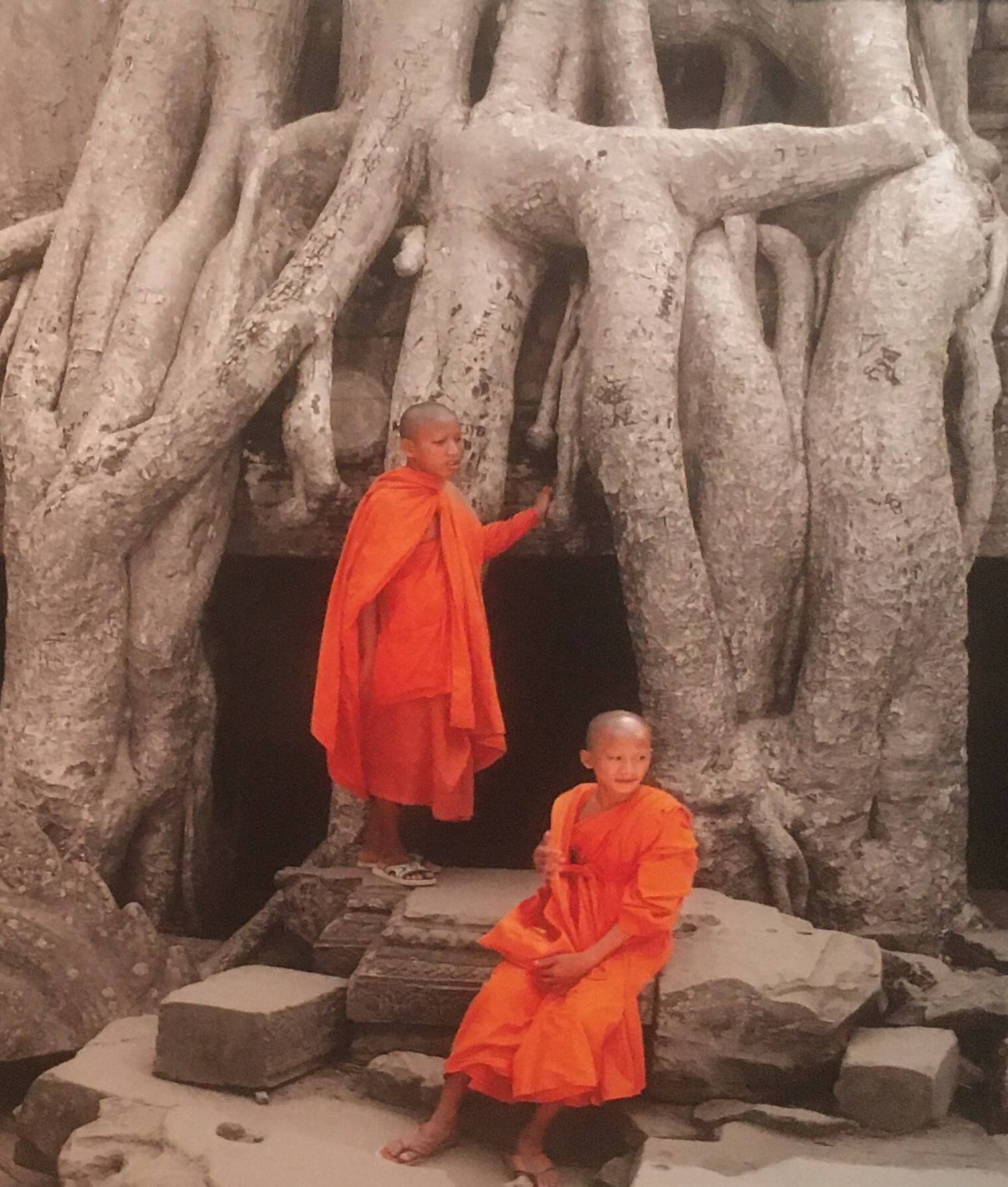 Framed photo "Buddhist children, Angkor"