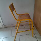 Chaise haute d'école vintage