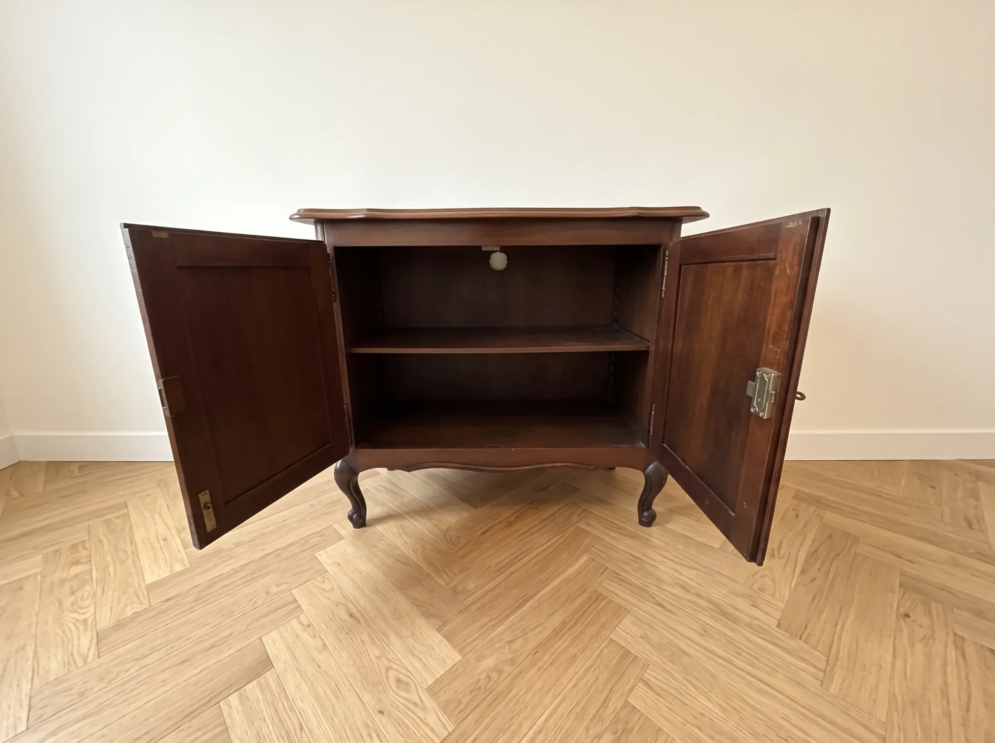 Louis XV style wooden buffet