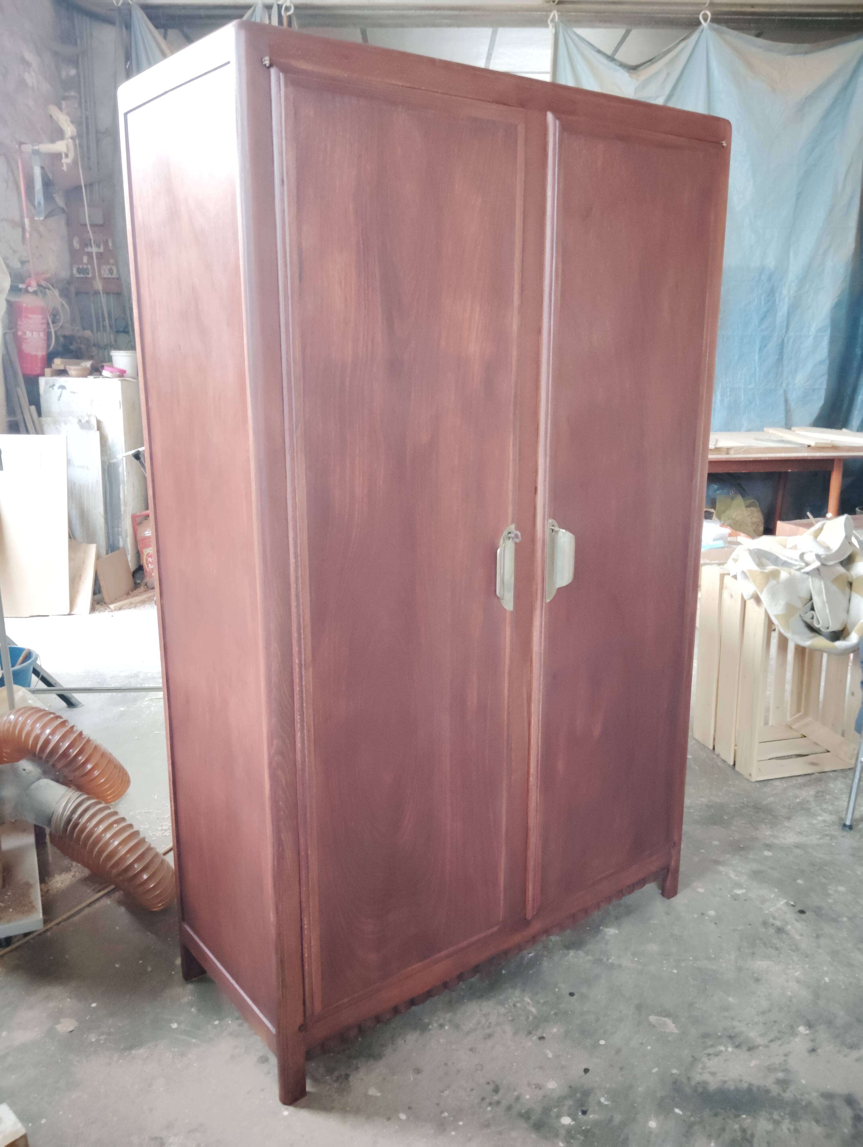 Plain Parisian wardrobe "Art Deco"