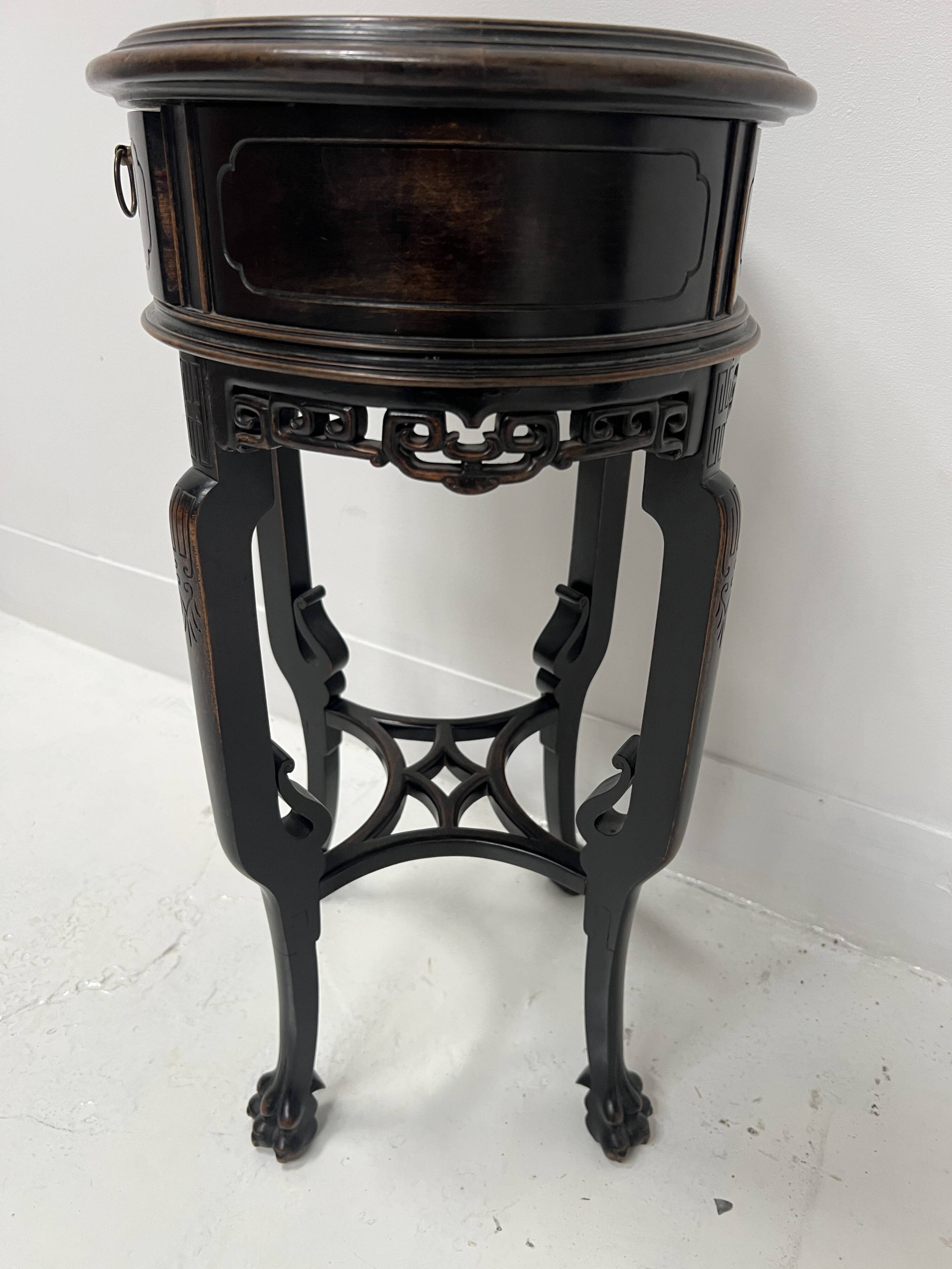 Asian style side table in natural wood, 20th century.