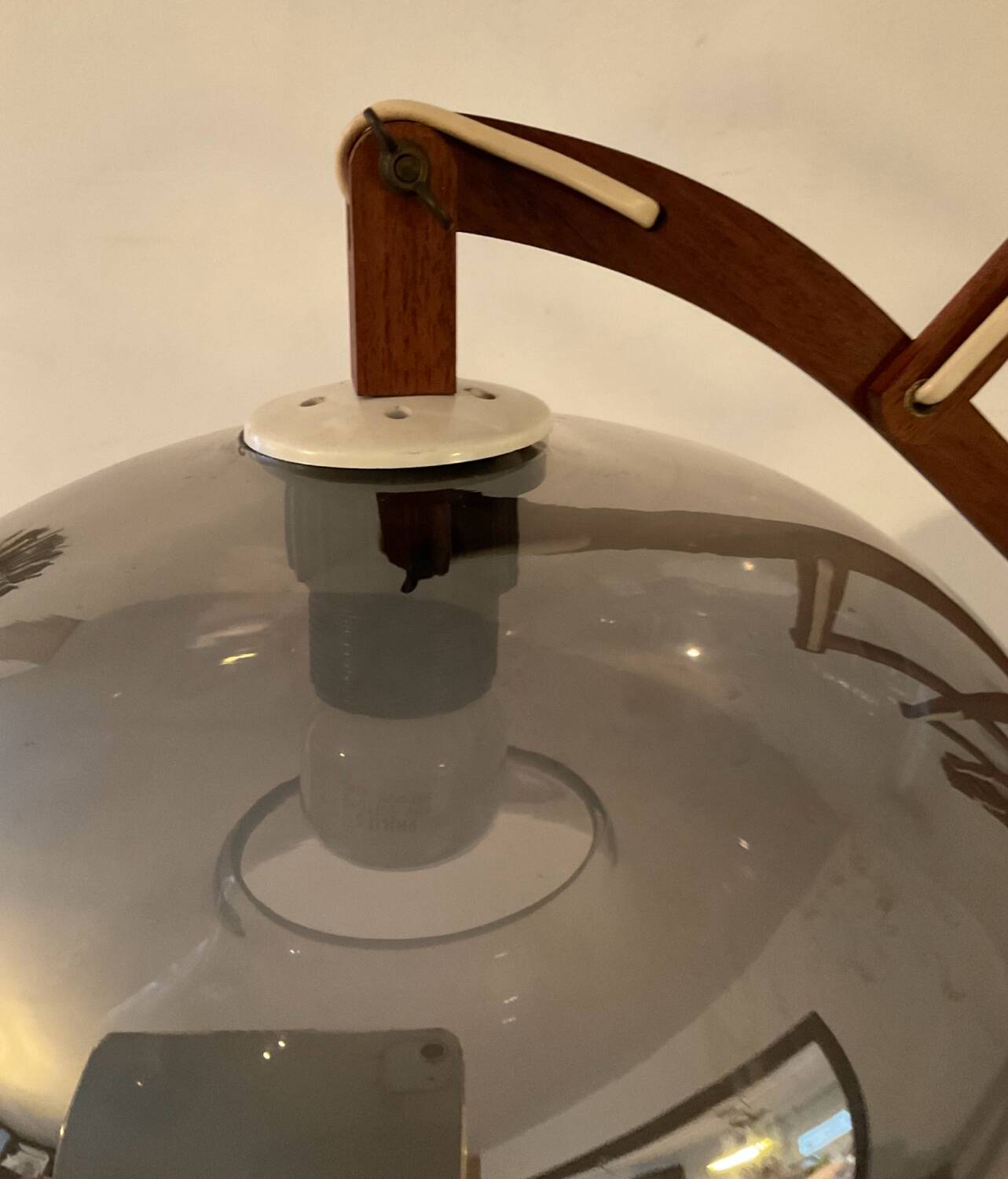 Scandinavian “scissors” wall lamp in teak from the 50s and 60s