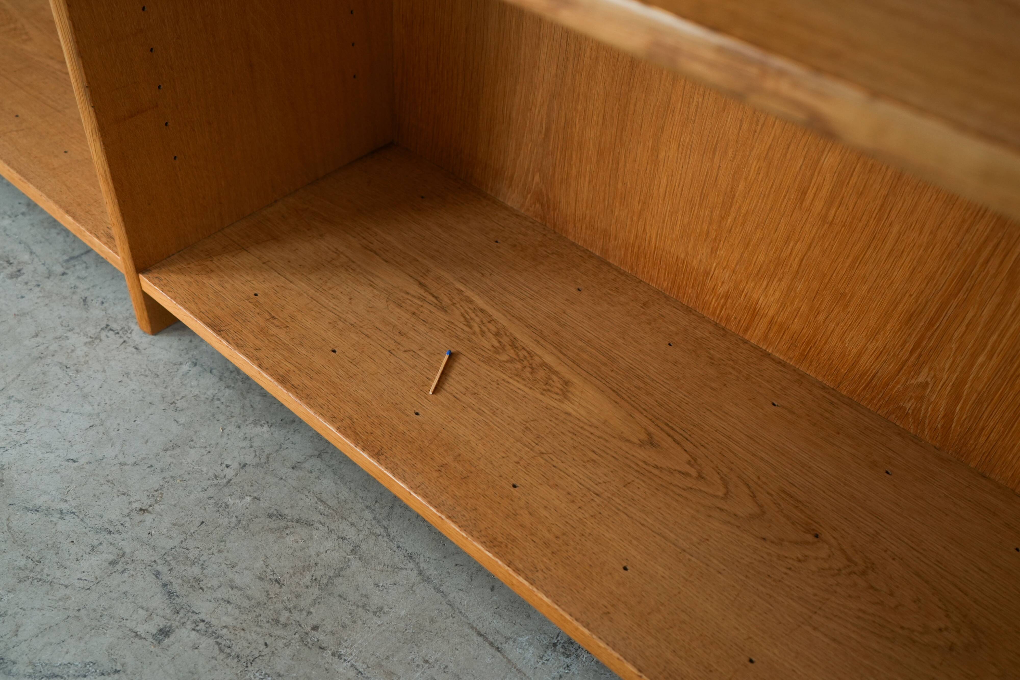 Oak bookcase, Danish design, 1970s, manufacturer: Lyby Møbler
