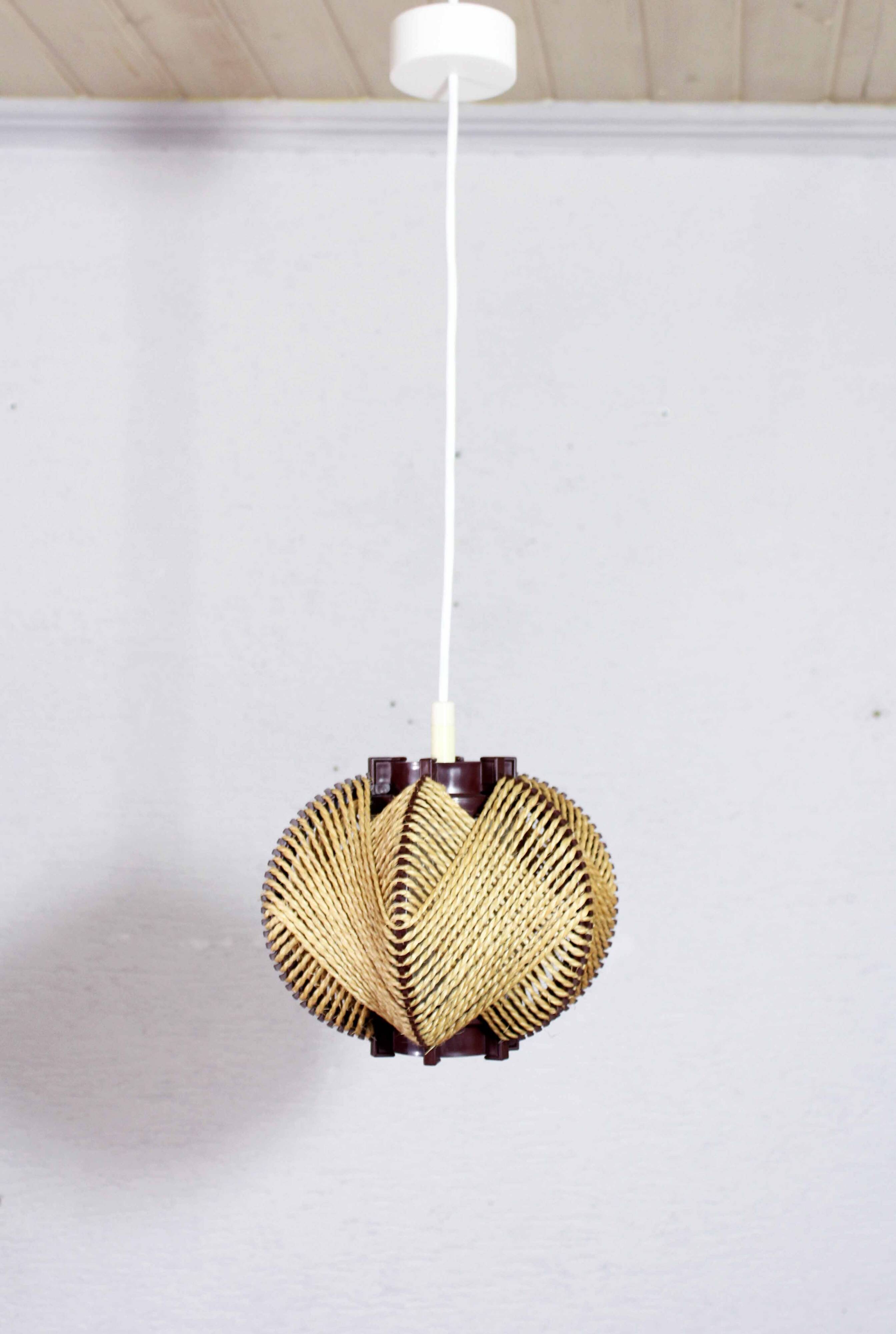 Rope and plastic suspension