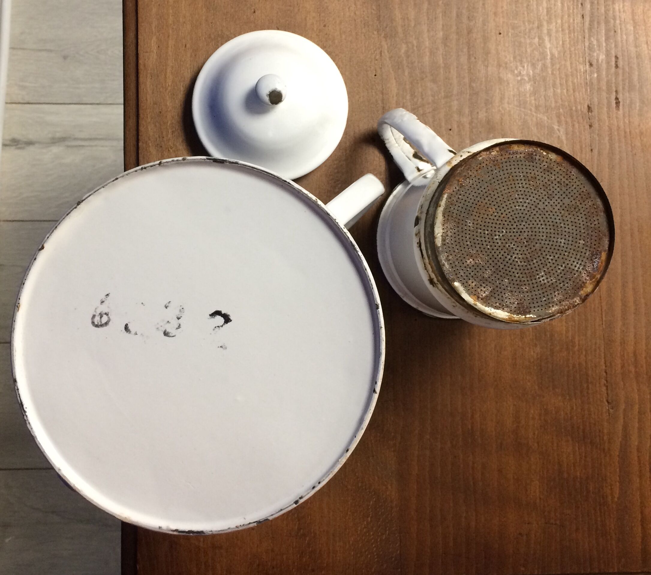 Enamelled kitchen coffee maker, ladle holder, spice jars set