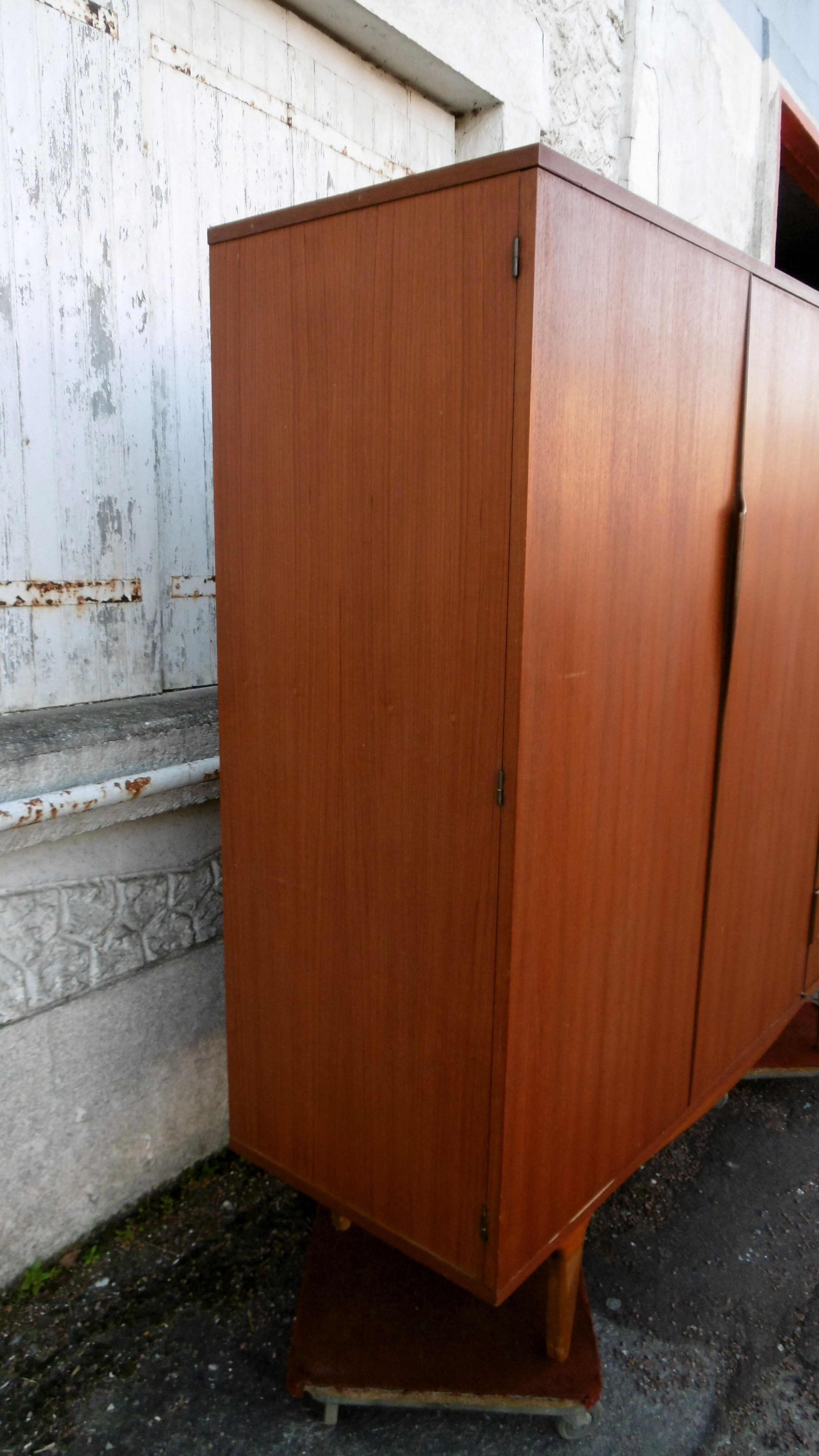 Armoire scandinave en teck des années 1970