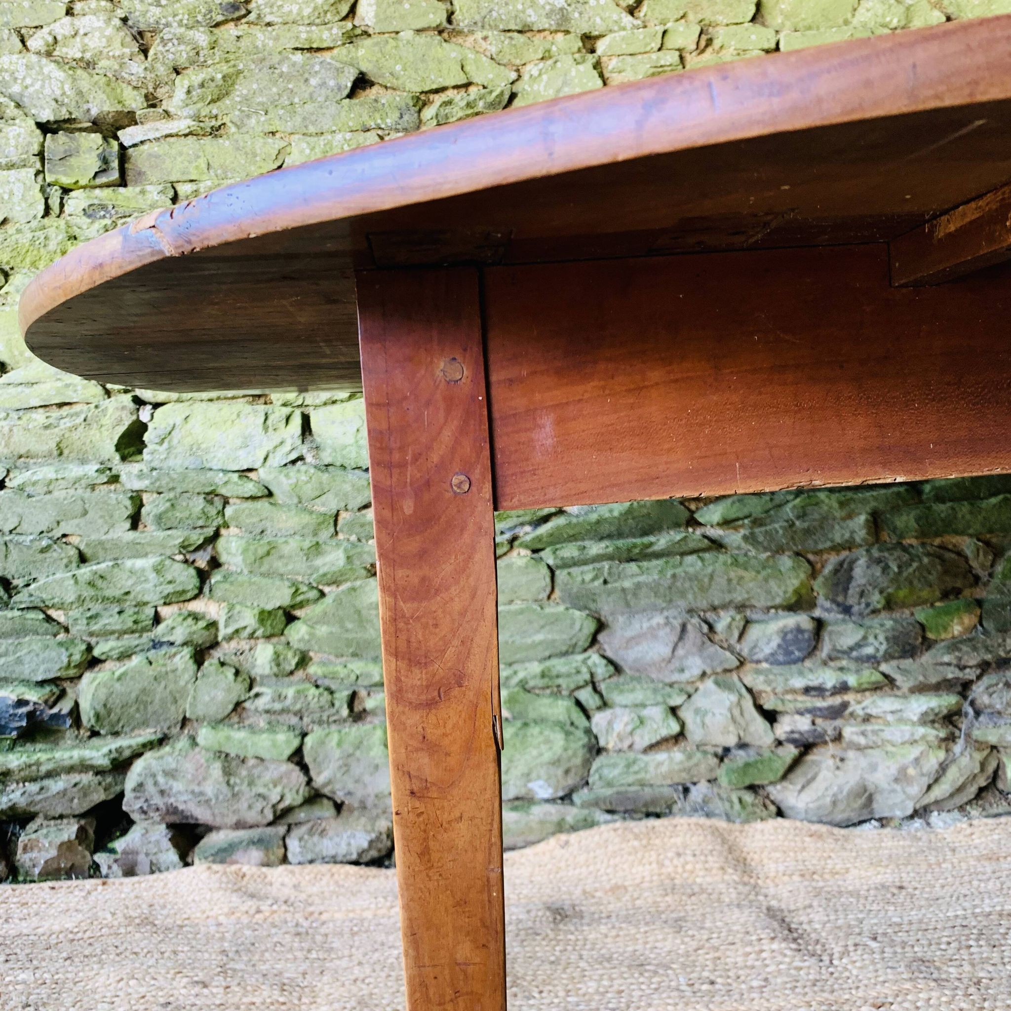 Oval farmhouse table 149cm
