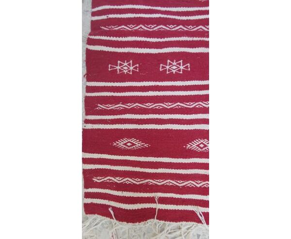 Tapis rouge et noir fait main traditionnel 170x60cm