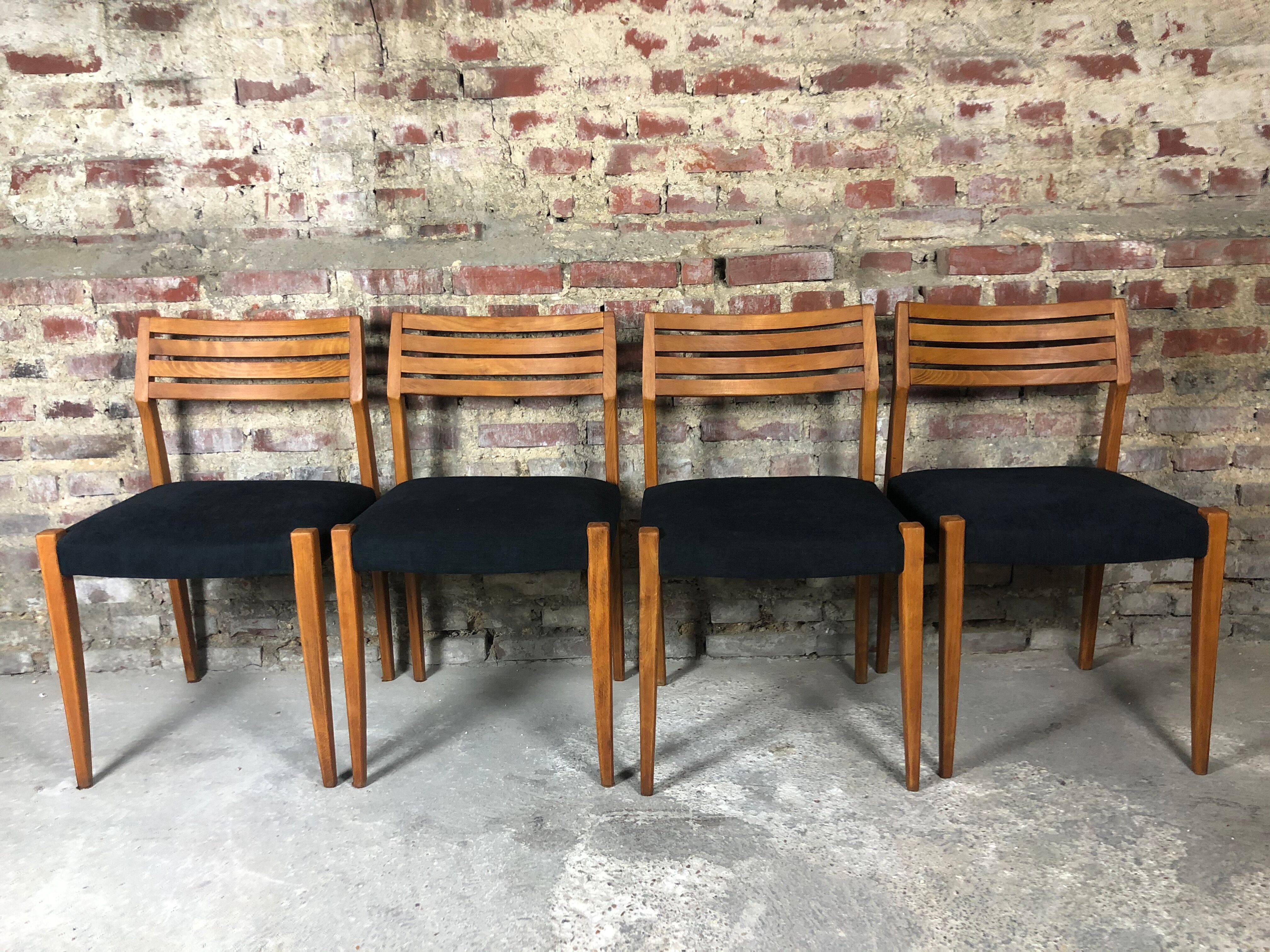 Suite of 4 Scandinavian teak chairs with anthracite grey velvet top 1960