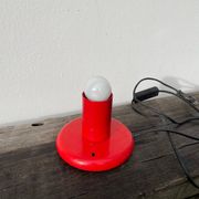 Lampe 1970 Kama Keur métal rouge