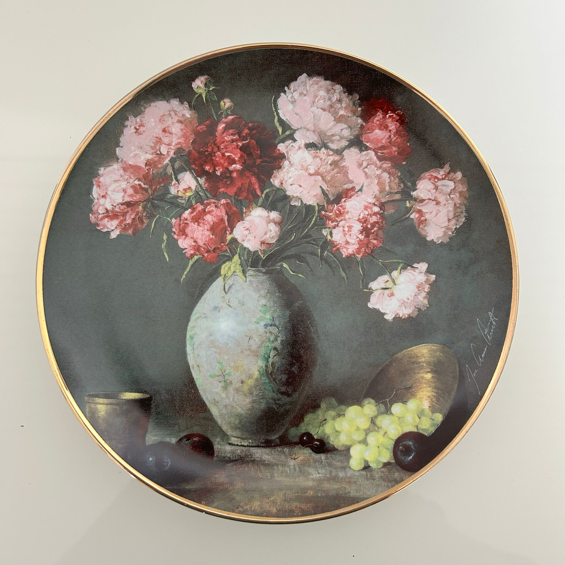 English collector's plate signed and numbered